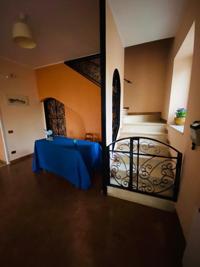 Cali-Formia B&B Extérieur photo