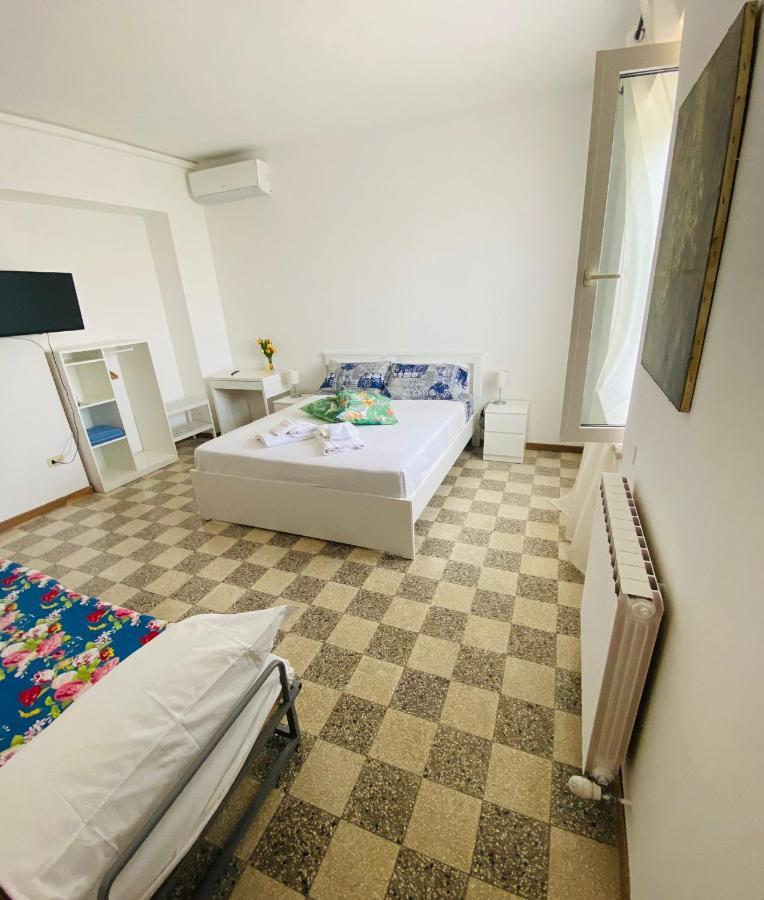 Cali-Formia B&B Extérieur photo